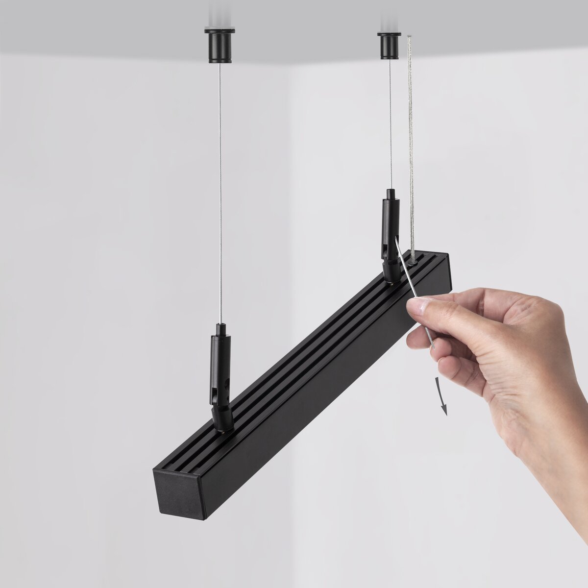 KLUŚ Befestigungsset RD-4, schwarz, Messing – Detail-/Anwendungsbild