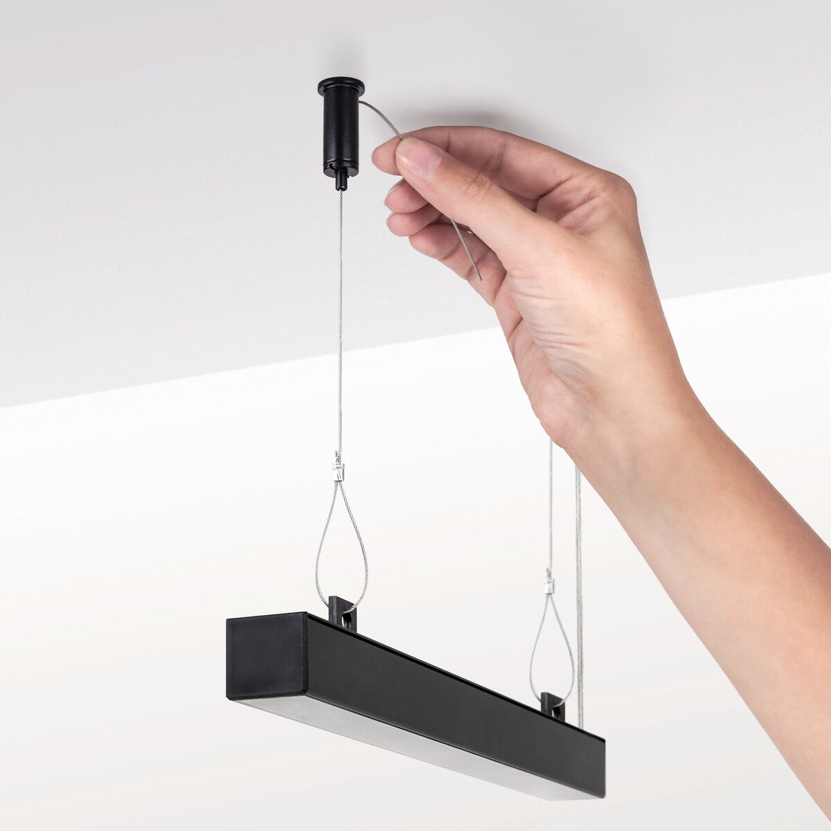 KLUŚ Befestigungsset RG-1, schwarz, Messing – Detail-/Anwendungsbild