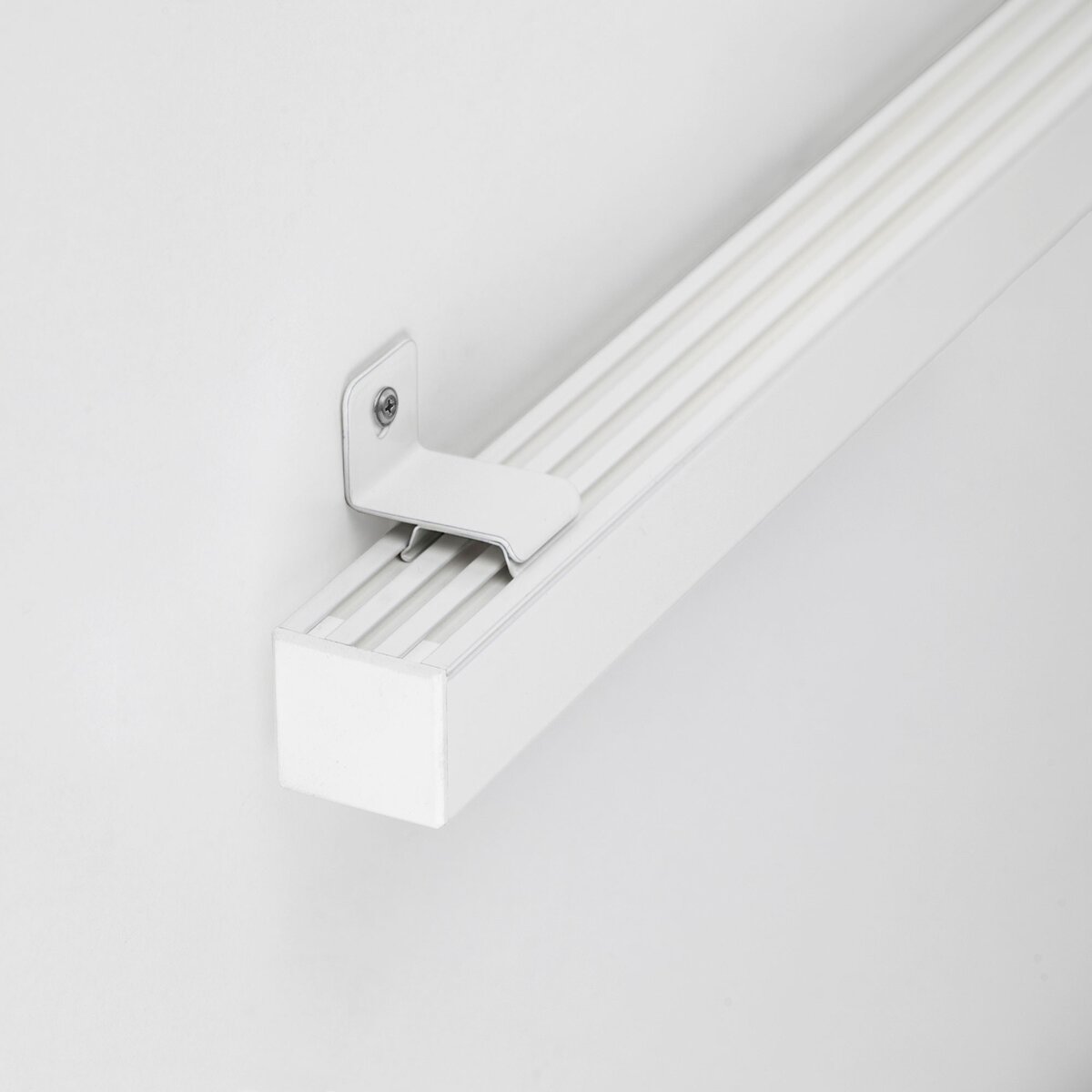 KLUŚ Befestigungsclip GIP-STN-90G, silbern, rostfreier Stahl – Detail-/Anwendungsbild