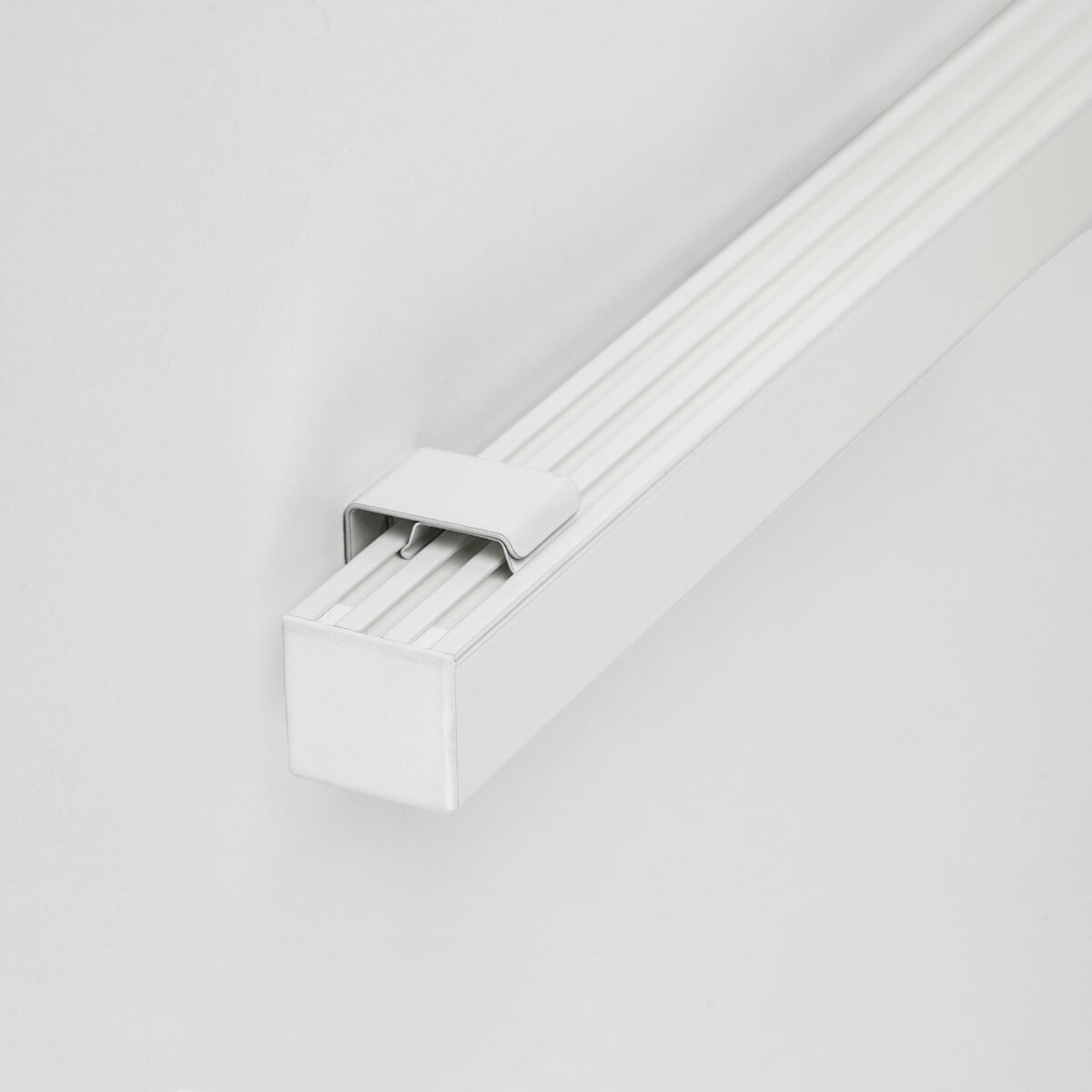 KLUŚ Befestigungsclip GIP-STN-90D, silbern, rostfreier Stahl – Detail-/Anwendungsbild